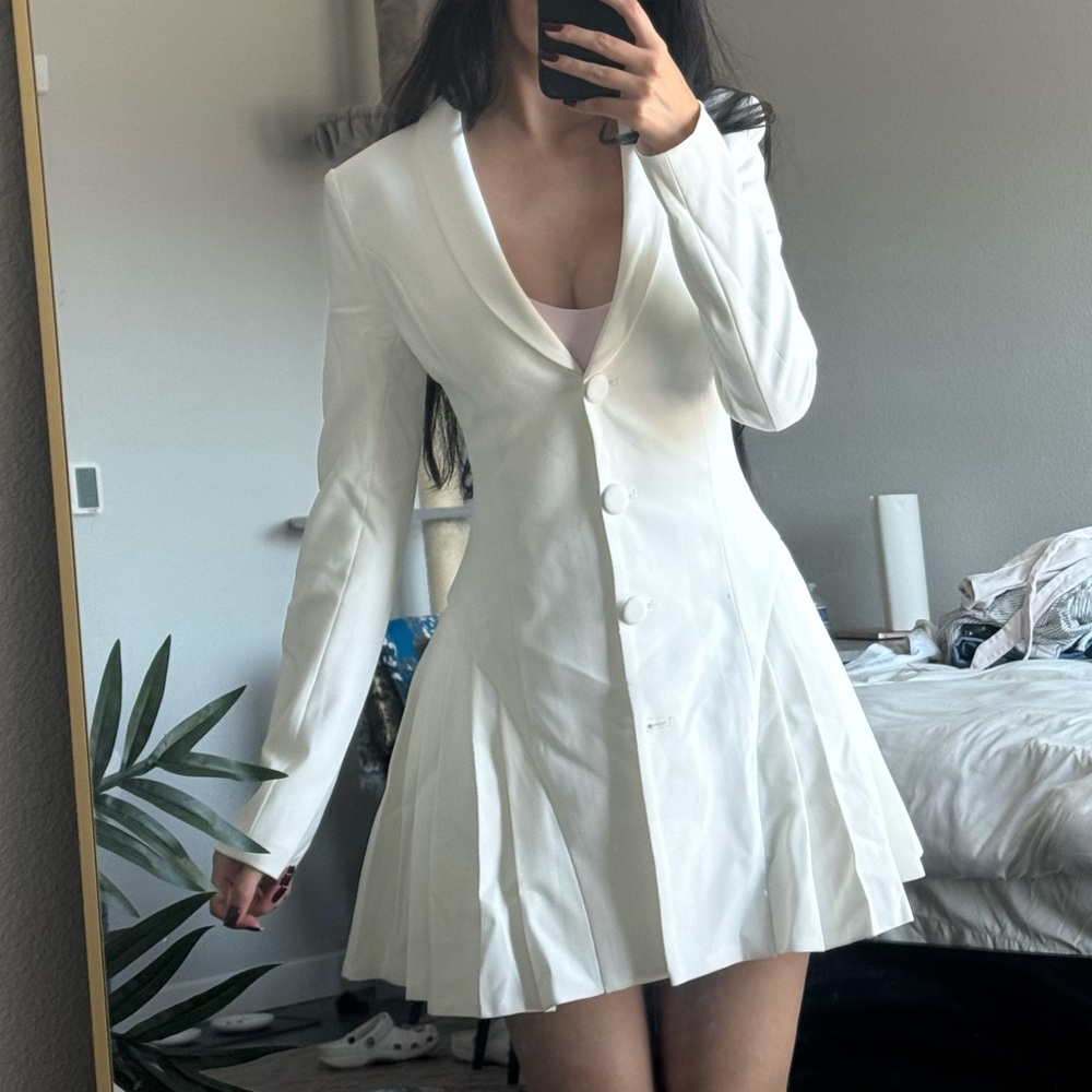 Chic White Long Sleeve Women's Dress